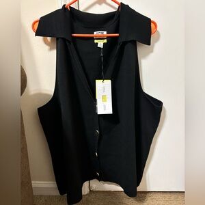 New with tags black vest!!
